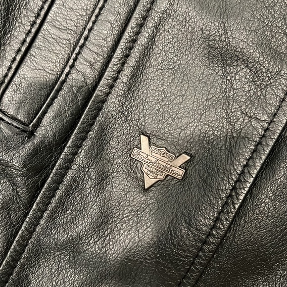 Nearly New Authentic Leather Harley Coat😍 - Picture 4 of 16